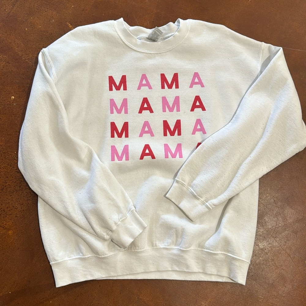 MAMA sweatshirt. white. large.